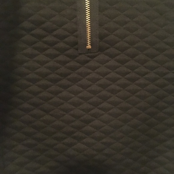 Black short sleeve crop top. - Picture 3 of 3